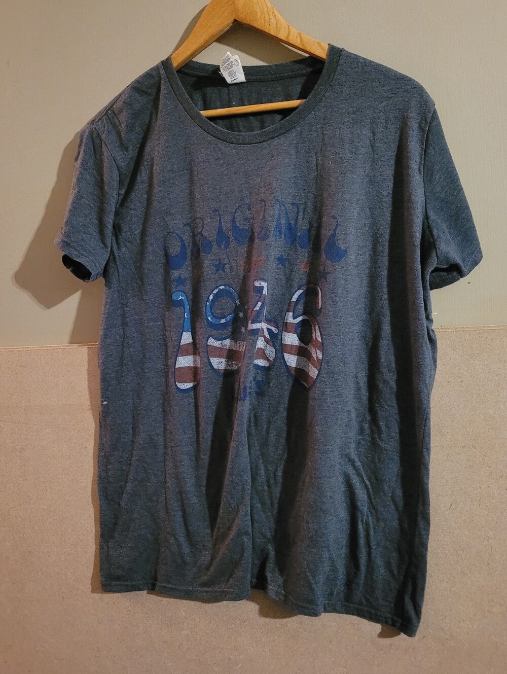 Anvil Dark Gray Short Sleeve Tee with 1946 Flag Graphic Xl